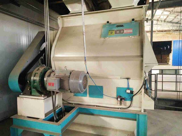 混合機現(xiàn)場