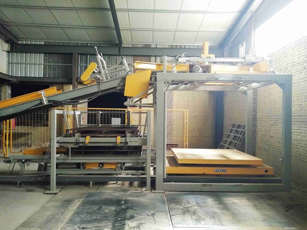 碼垛機(jī)現(xiàn)場